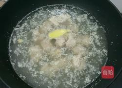 凤眼果煲排骨的做法图解1