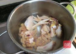 白萝卜鸡汤的做法图解2