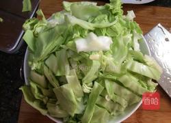 肉炒卷心菜的做法图解1