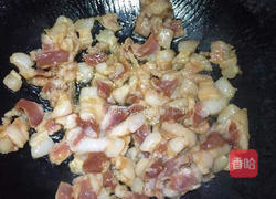 五花肉炒黄豆芽的做法图解2
