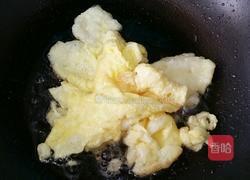 木耳黄瓜炒鸡蛋的做法图解2