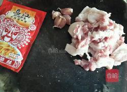 五花肉焖榨菜的做法图解1