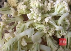 木耳炒花菜的做法图解4