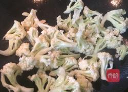 木耳炒花菜的做法图解5