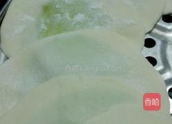 双色水饺的做法图解5