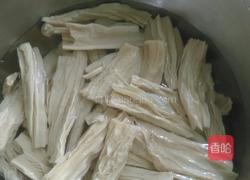 腐竹炒木耳的做法图解2