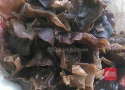 腐竹炒木耳的做法图解3
