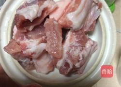 花生排骨瓦罐汤的做法图解1