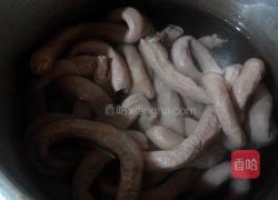 酸菜炒猪小肠的做法图解2