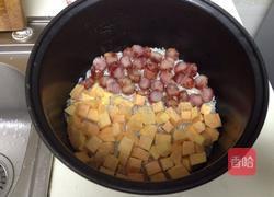 红薯香肠焖饭的做法图解5