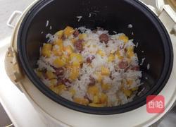 红薯香肠焖饭的做法图解8