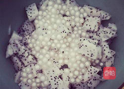 火龙果牛奶西米露的做法图解4