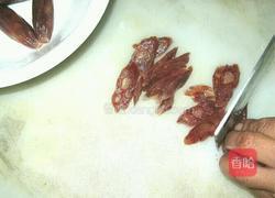 腊肠炒青椒的做法图解3