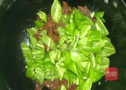 腊肠炒青椒的做法图解7