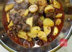 土豆烧牛腩的做法图解5