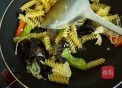 多彩意面（简易版）的做法图解3