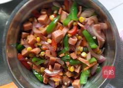 不用烤箱做披萨（平底锅，电饼铛齐上阵）的做法图解3