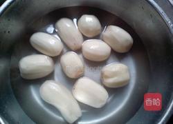 五花肉焖莲藕的做法图解1
