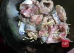 鲢鱼烧豆腐的做法图解3