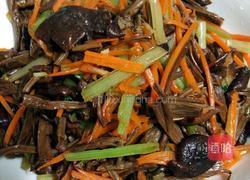 芹菜炒茶树菇的做法图解9