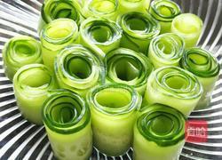 凉拌黄瓜小卷的做法图解2