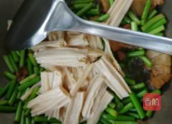 蒜苔腐竹炒肉的做法图解8
