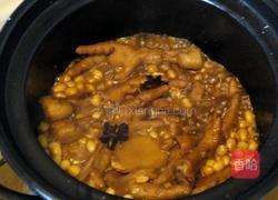 鸡爪焖黄豆的做法图解3