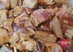 猪手煲花生的做法图解2