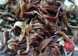 木耳炒肉丝的做法图解1