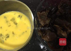 木耳炒鸡蛋的做法图解2