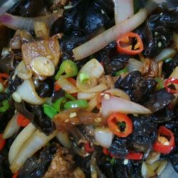 洋葱木耳炒肉片的做法[图]