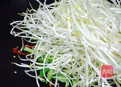 酸辣绿豆芽的做法图解5