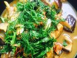 鸭腿炖香菇