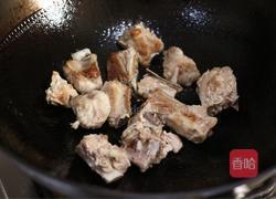 红腐乳烧排骨的做法图解4
