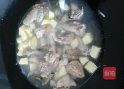 Illustration of Braised Chicken with Mushrooms and Potatoes 6