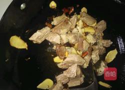 白萝卜烧牛腩的做法图解4