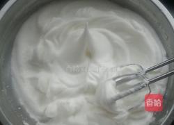 蛋白炼乳蜜豆蛋糕的做法图解2