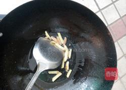 脆椒炒鱿鱼片的做法图解3
