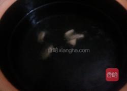 酸菜煮猪杂的做法图解4