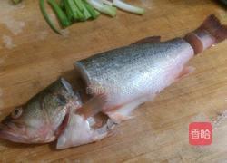 䓤油鲈鱼的做法图解4