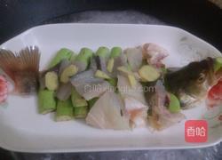 䓤油鲈鱼的做法图解5