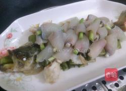 䓤油鲈鱼的做法图解9