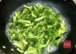 素炒西兰花的做法图解1