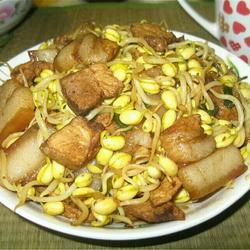 黄豆芽烧五花肉的做法[图]
