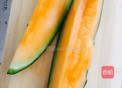 哈密瓜皮拌木耳的做法图解1