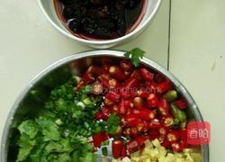 老干妈豆豉鲫鱼的做法图解2