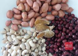 富贵子猪尾汤的做法图解2