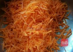 胡萝卜丸子的做法图解1