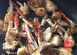 螃蟹粉丝煲的做法图解3