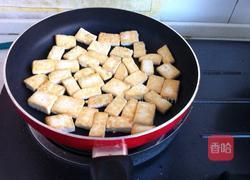 木耳炒豆腐的做法图解2